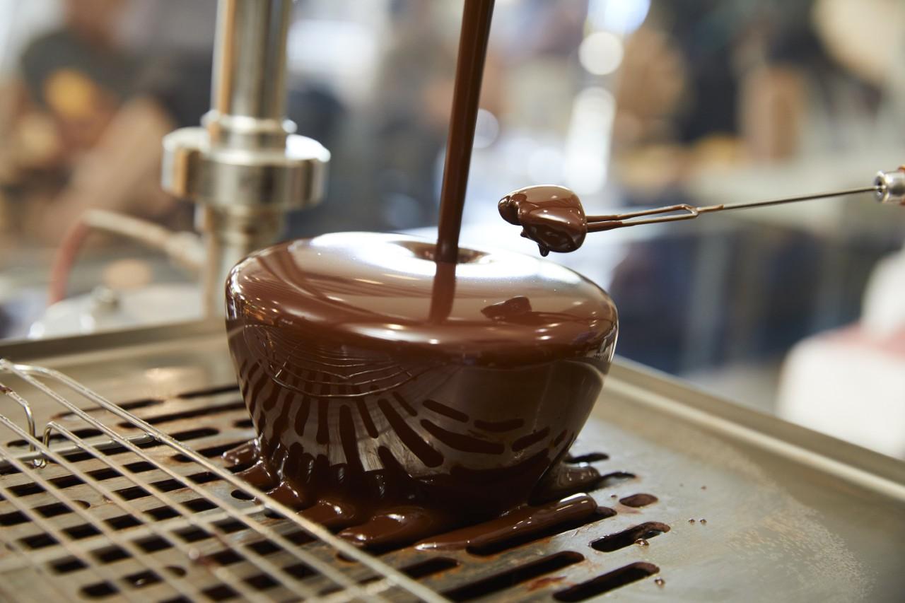 画像3: できたてのチョコレートボールを試食！「Bon Okawa 軽井沢チョコレートファクトリー」（長野県）