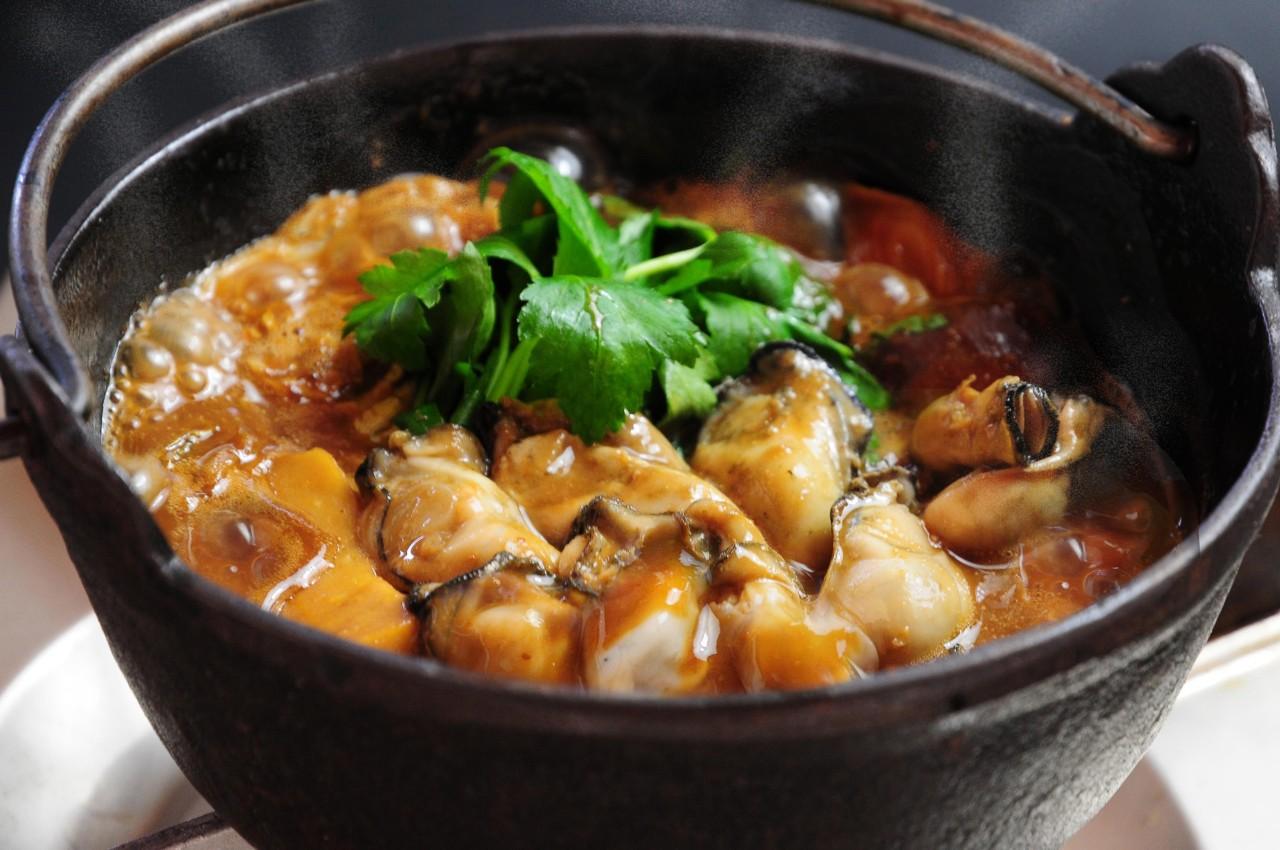 画像1: 【カキの土手鍋】自社のカキと季節の合わせ味噌で味わう格別の味「かなわ」