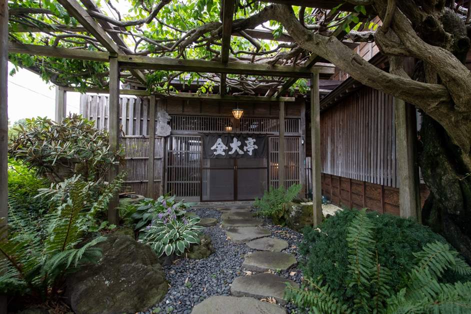 画像2: 【石狩鍋】発祥の店が明治から続く味を伝える「金大亭」