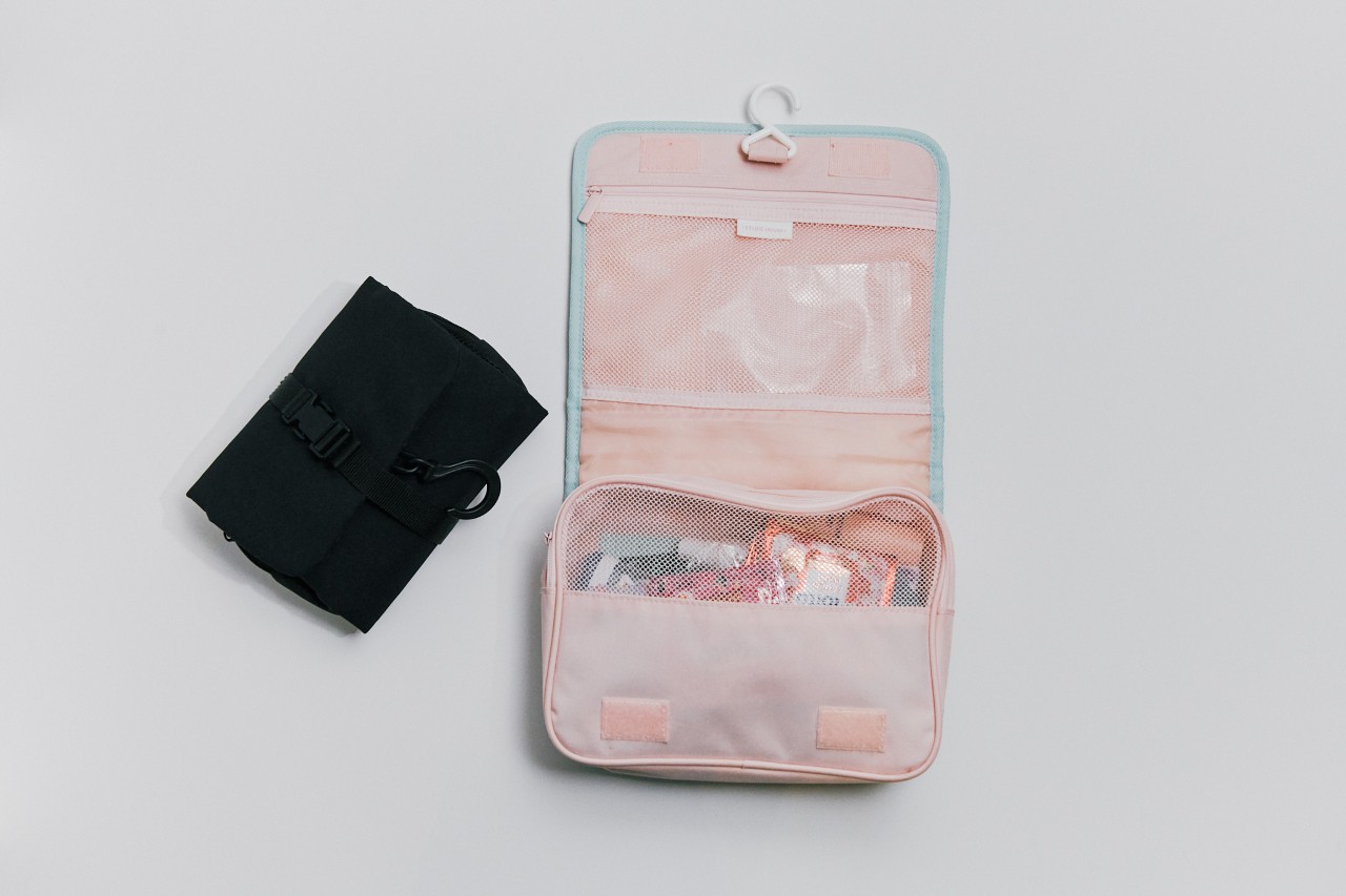 画像: フック付きの小分けポーチ