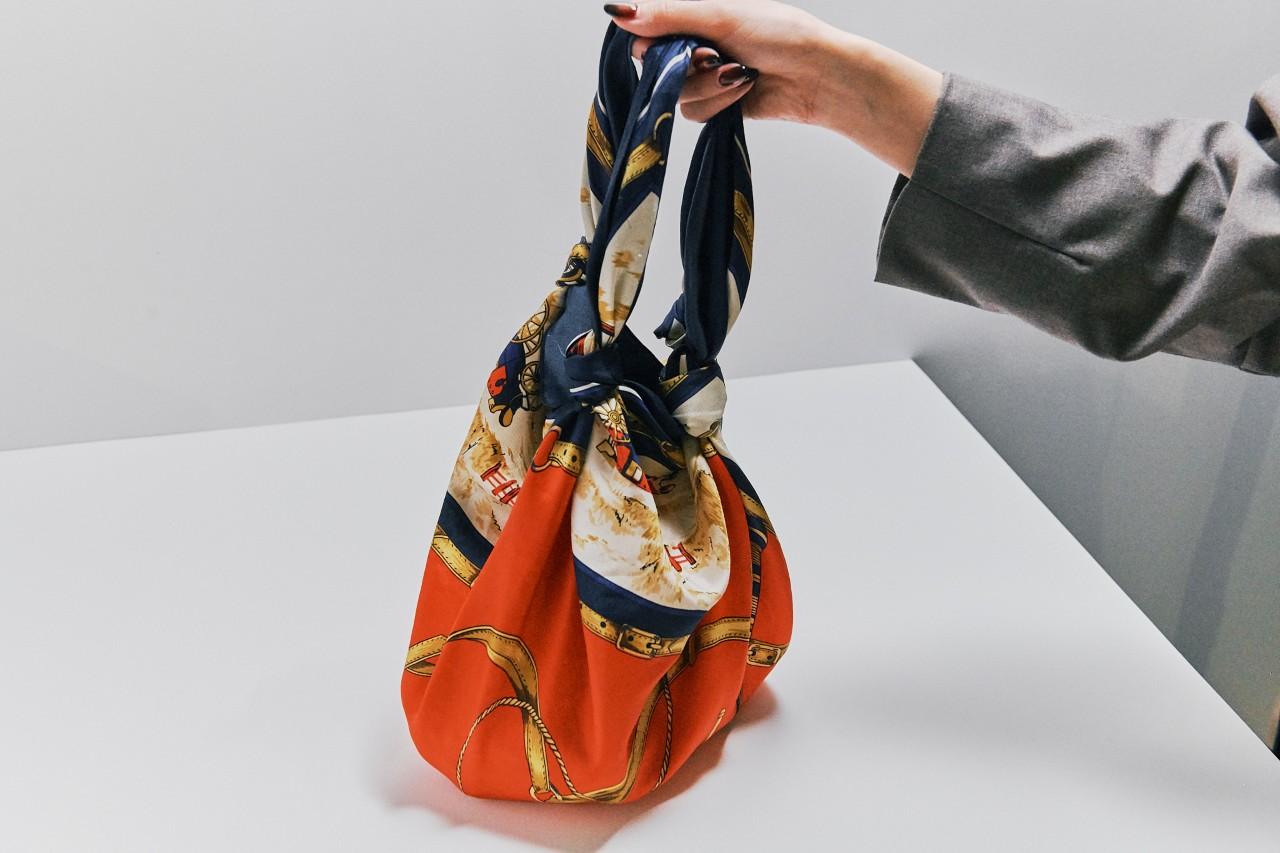 画像: スカーフでつくったバッグ