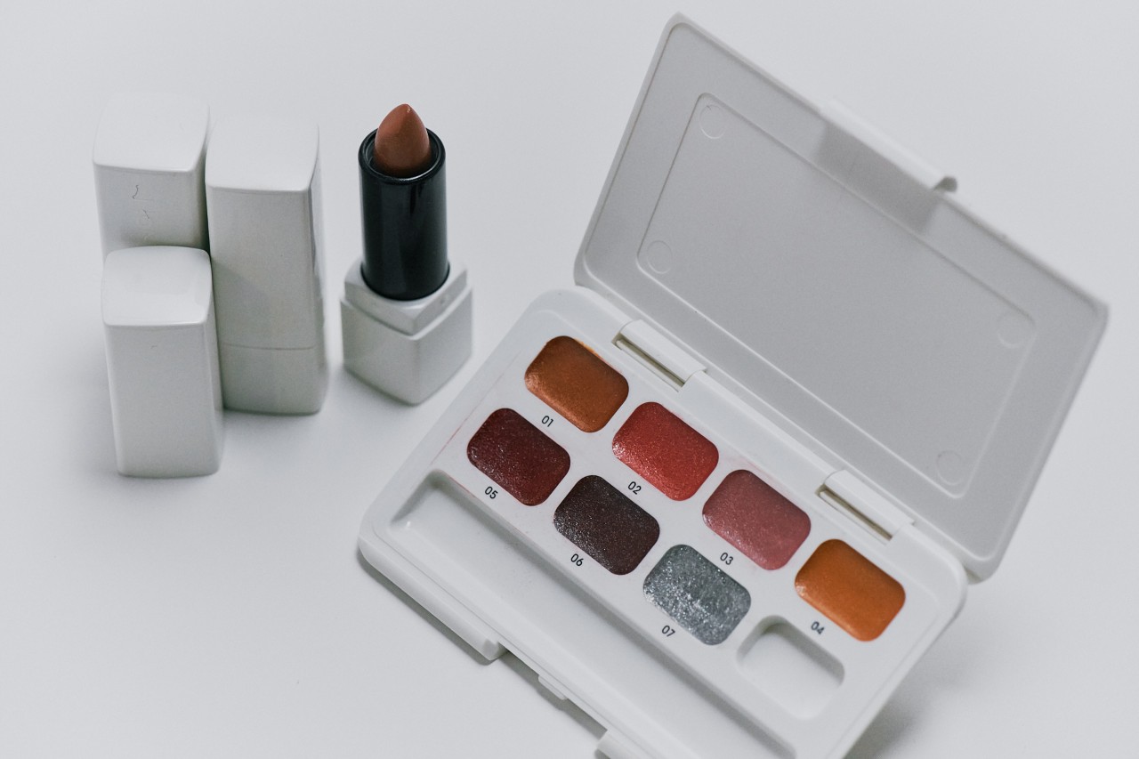 画像1: メイクは“ミニ&マルチ”でアイテム数を絞る