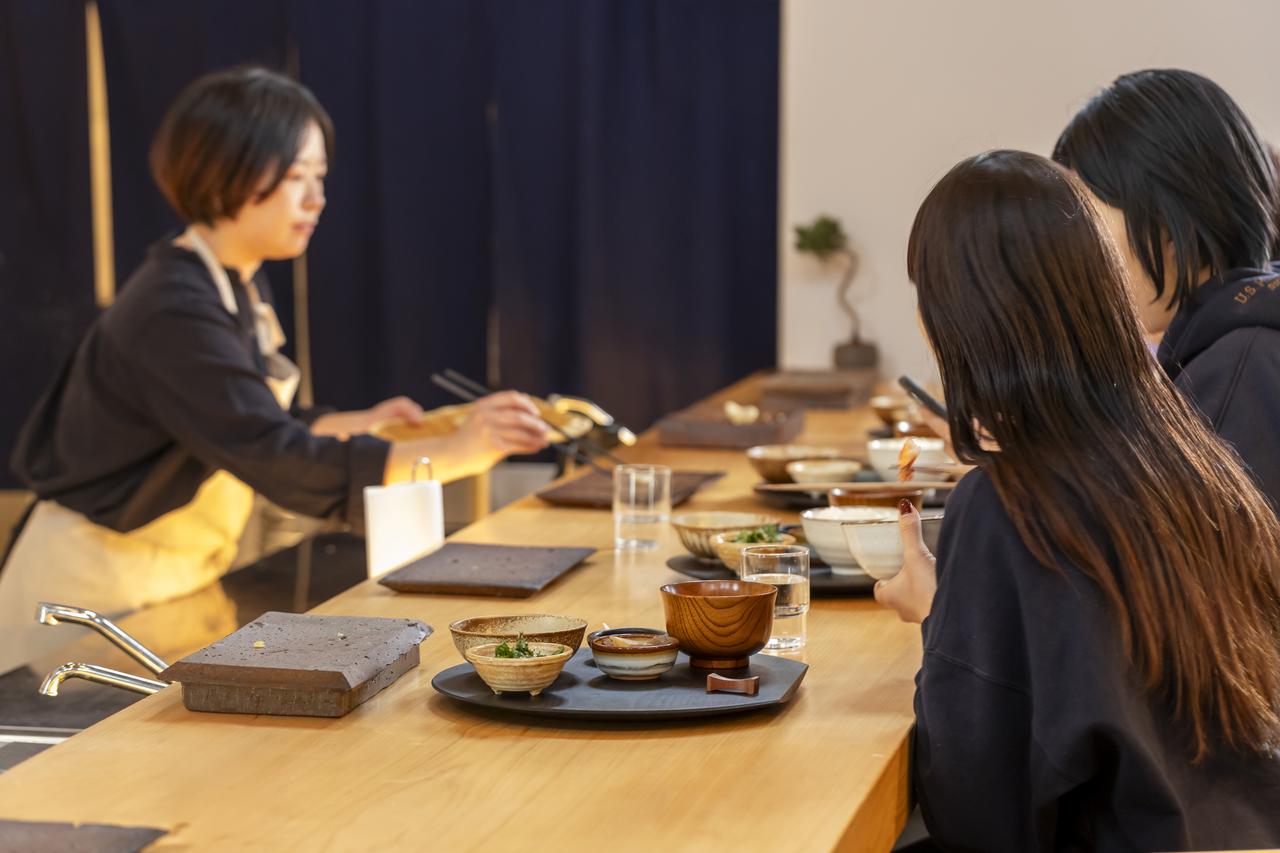 画像3: 旧銀行跡を活用した天ぷら専門店でランチ