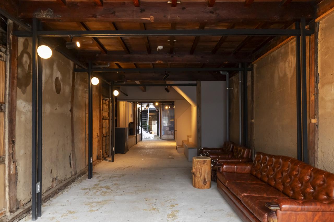 画像30: 「見渡す限り木彫刻のまち・日本遺産井波」で出会う匠の技と歴史 ─ 木彫刻美術館の伝統文化─