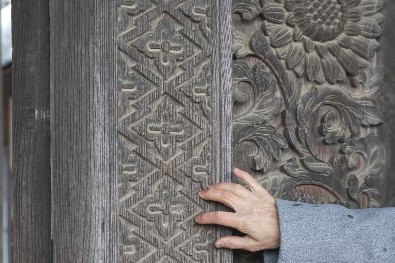 画像3: 「見渡す限り木彫刻のまち・日本遺産井波」で出会う匠の技と歴史 ─ 木彫刻美術館の伝統文化─