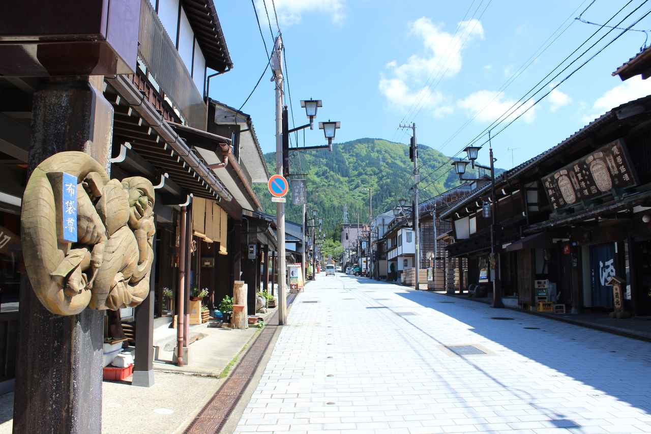 画像1: 歴史と彫刻が響く「八日町通り」散策へ