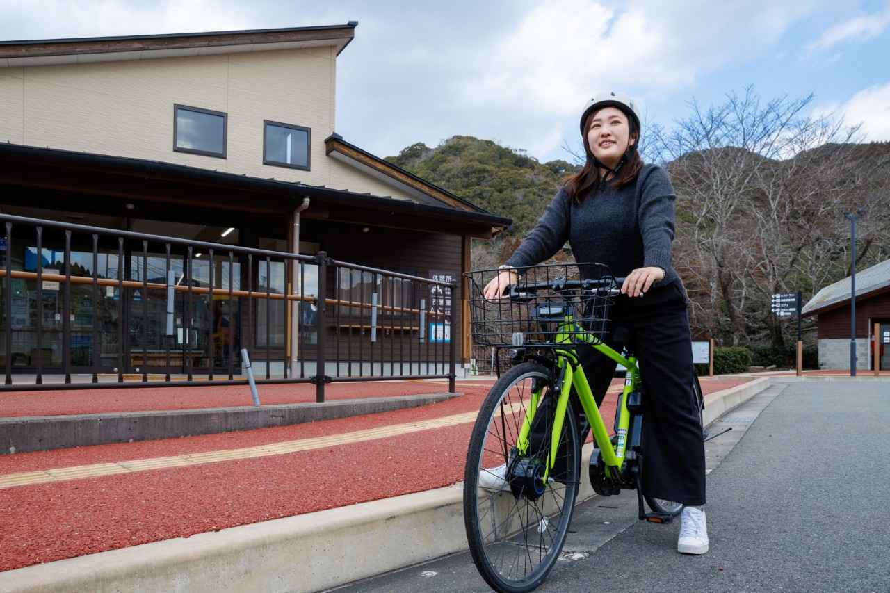 画像: 自転車はロードバイク、お子様用自転車、チャイルドシート付き自転車、二人乗りのタンデム自転車などさまざまな種類があります