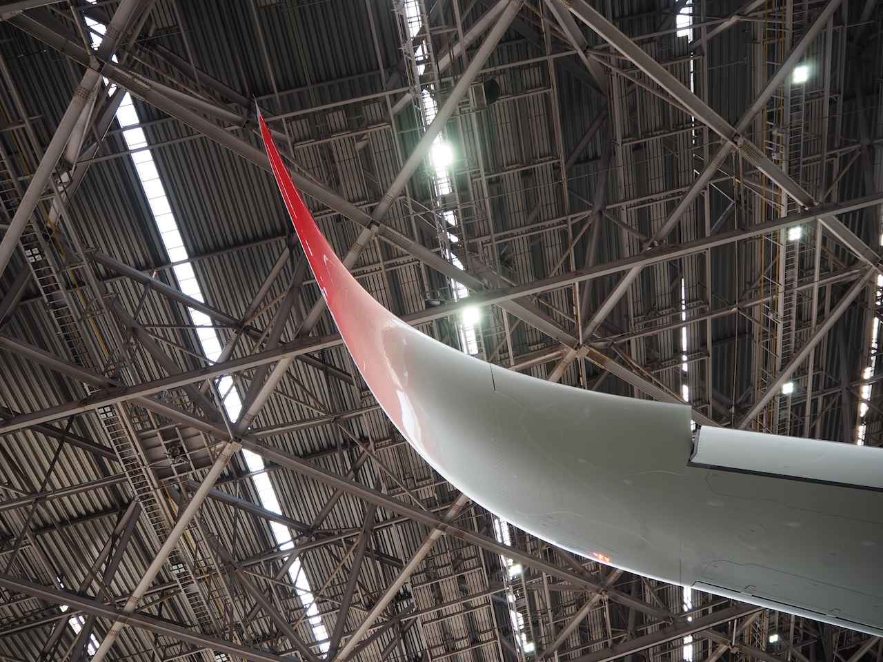 画像3: 飛行機が空を飛ぶ秘密その3:翼の先端などに施された、最新技術