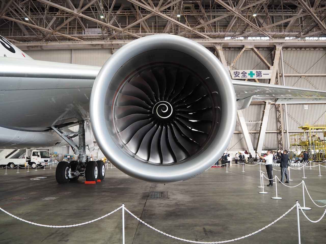 画像: 飛行機が空を飛ぶ秘密その4:実は巨大なプロペラ、ジェットエンジン