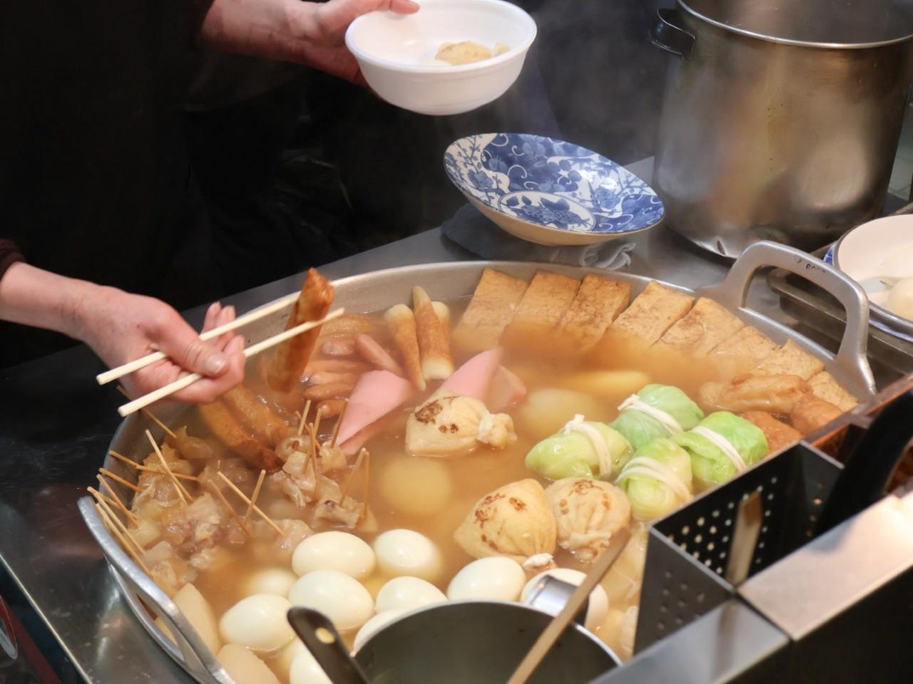 画像2: 【おでん】うどんの絶品出汁を使った名物「旦過うどん」