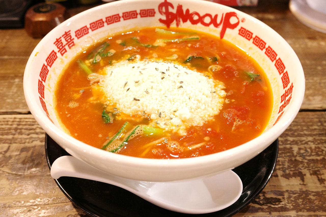 画像5: 真っ赤なスープにとろける背徳感。〆に食べても許されるトマラー「Snooup」