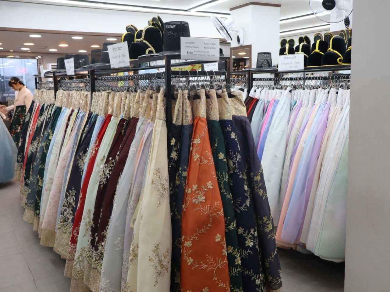 画像3: 【安国】ドラマの主人公気分に!「景福宮」で韓服体験