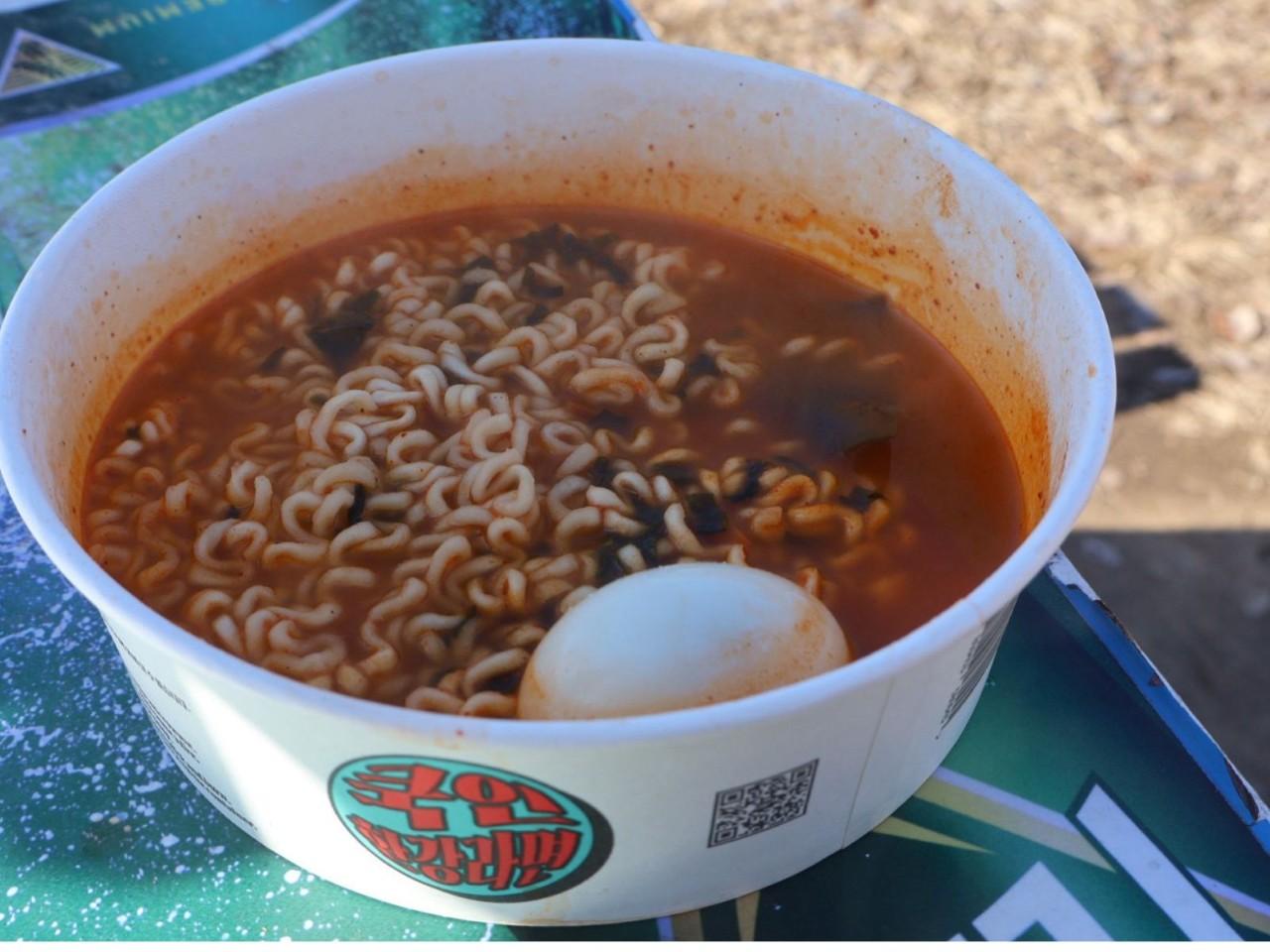 画像5: 【トゥクソム】「漢江ラーメン」で〆の夜ご飯