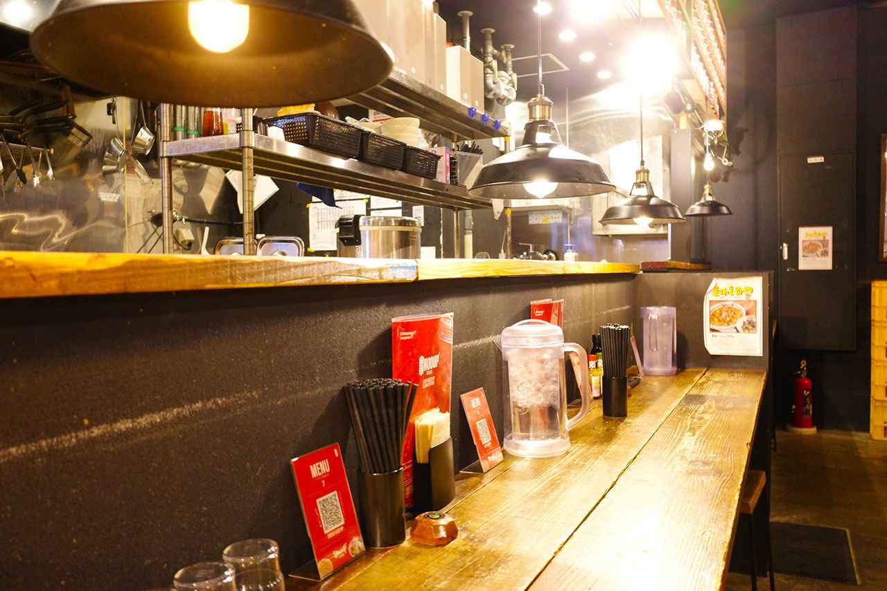 画像2: 真っ赤なスープにとろける背徳感。〆に食べても許されるトマラー「Snooup」