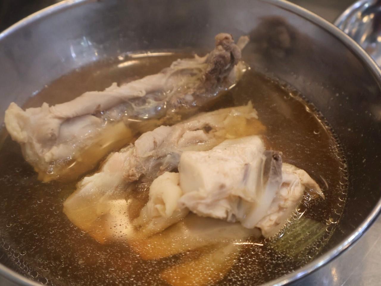 画像2: 【東大門】「タッカンマリ横丁」の絶品鍋で温まる