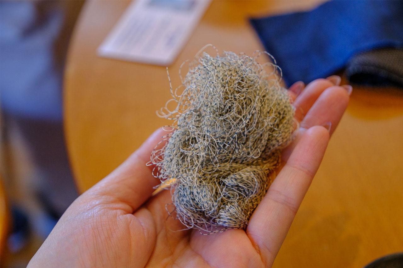 画像: 都城で受け継がれる大島紬。緻密な糸が伝統の美しさを支える