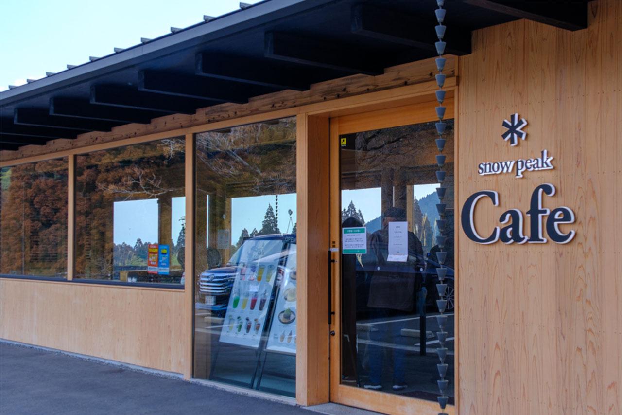 画像: 景色を楽しんだあと、カフェに立ち寄れるのがうれしい