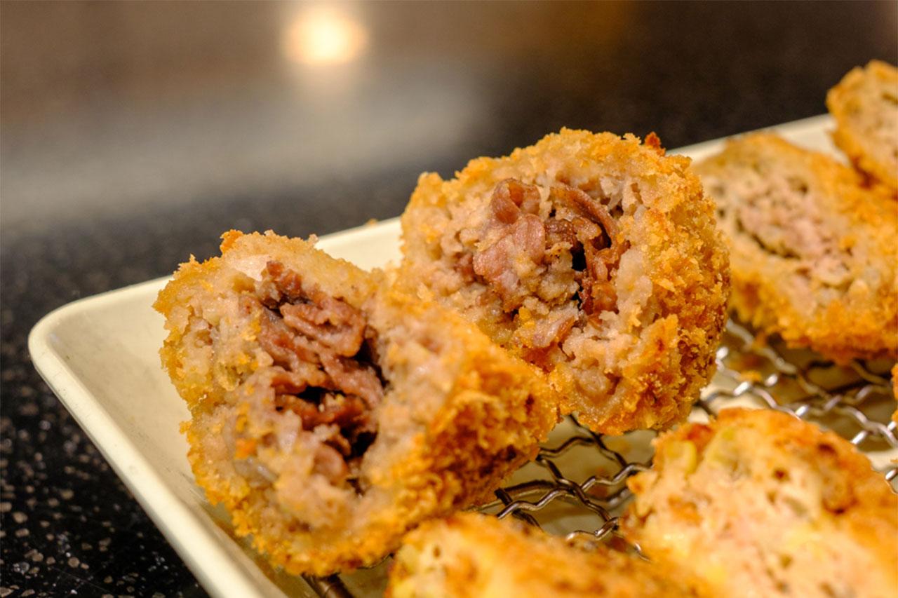 画像: 宮崎牛100％のPremiumメンチは、肉感あふれる贅沢なごちそうメンチ