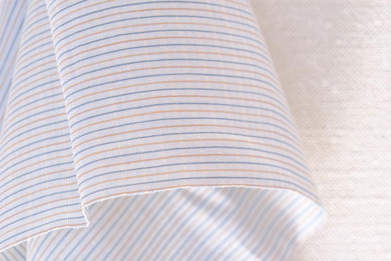 画像: 伝統の色柄に加え、華やかな明るい色合いの商品もある