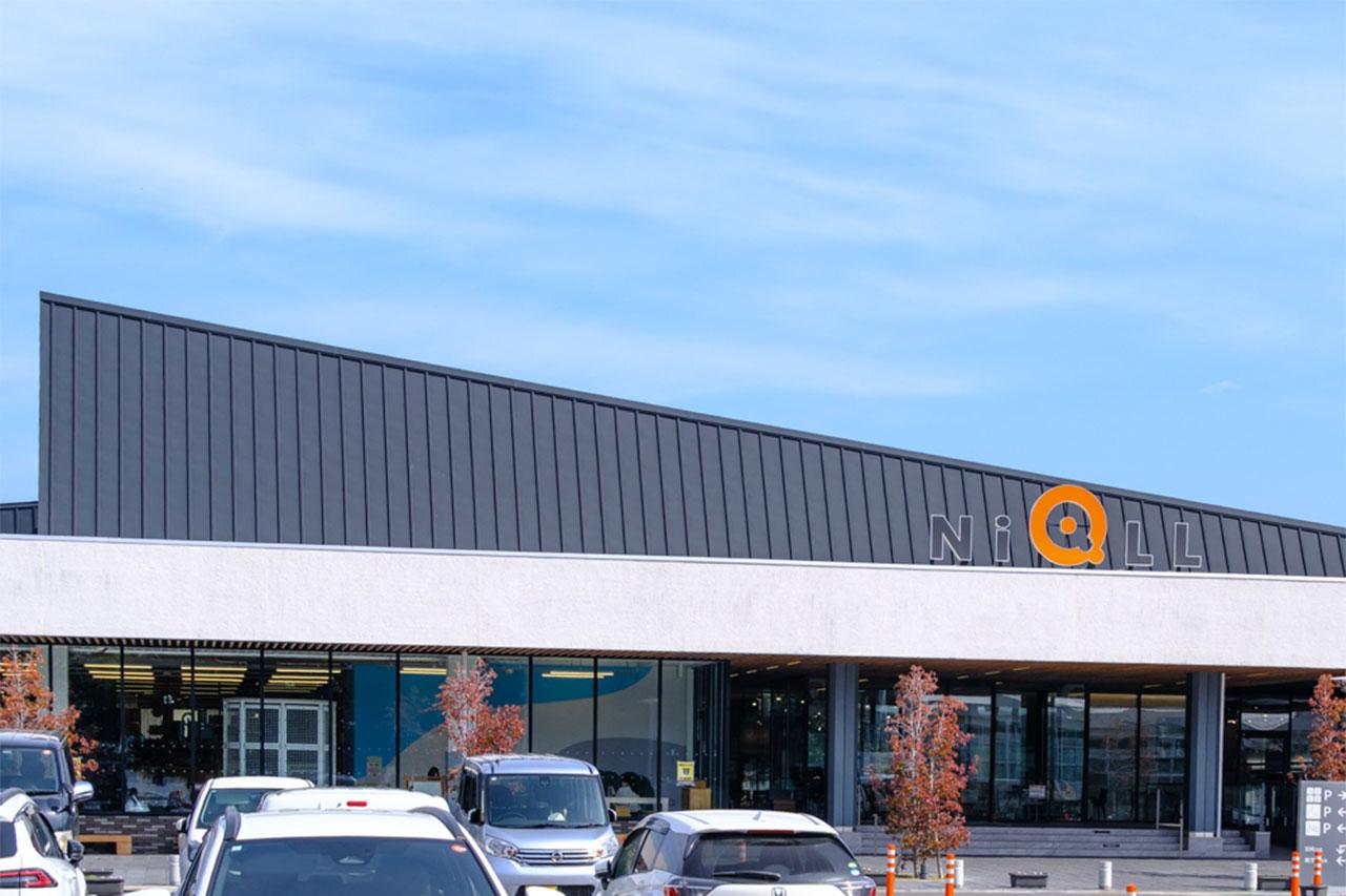 画像: 2023年にオープンした道の駅。肉も焼酎も揃い、食の魅力が詰まった施設