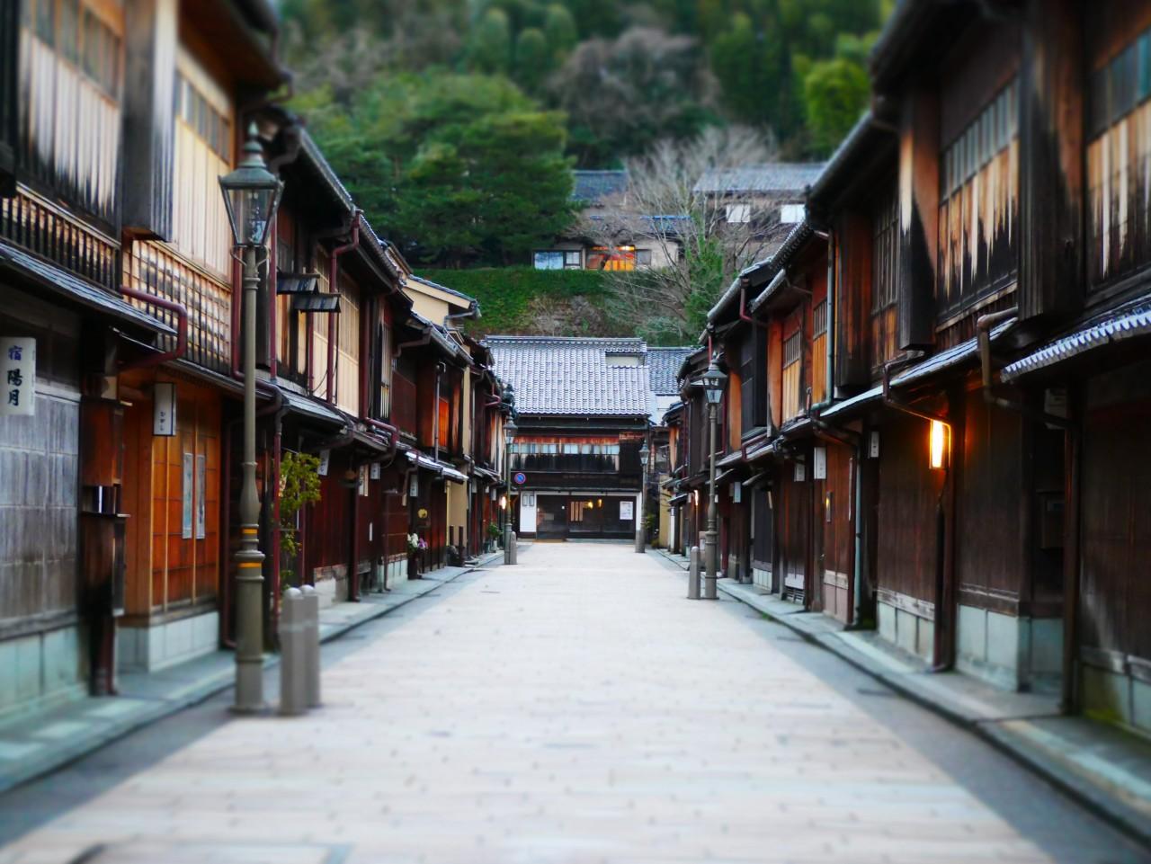 画像1: 【石川】金沢情緒あふれる雅な街並み「ひがし茶屋街」