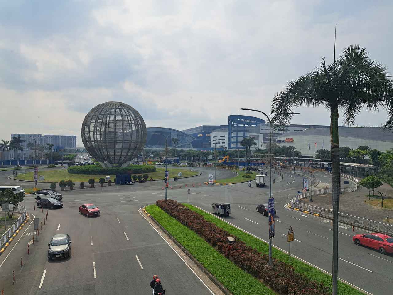 画像: アジア最大級のショッピングモール「SMモール・オブ・アジア」でお土産探し