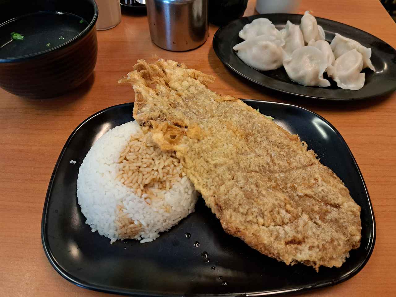 画像: テイスティ・ダンプリングスの「ポークチョップ」