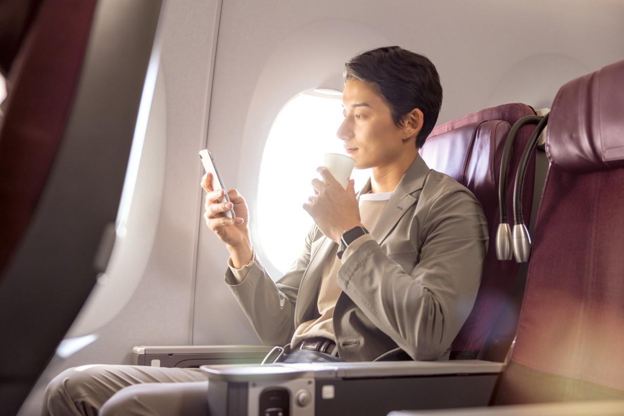 画像: ビジネスもブラウジングも、簡単にご利用いただける機内Wi-Fiで