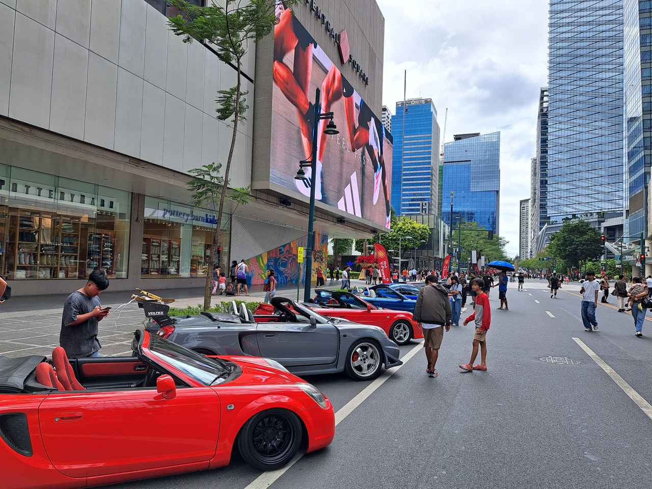 画像1: BGCで近代的なマニラを体感