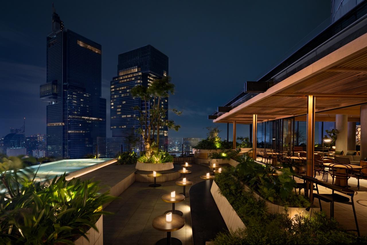 画像2: 22:00「SKYE」で夜景を楽しむ