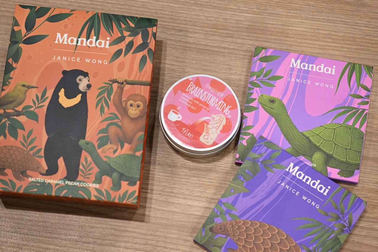 画像: シンガポールのカリスマパティシエ、ジャニス・ウォンさんとコラボしたマンダイオリジナルスイーツなどをお土産に