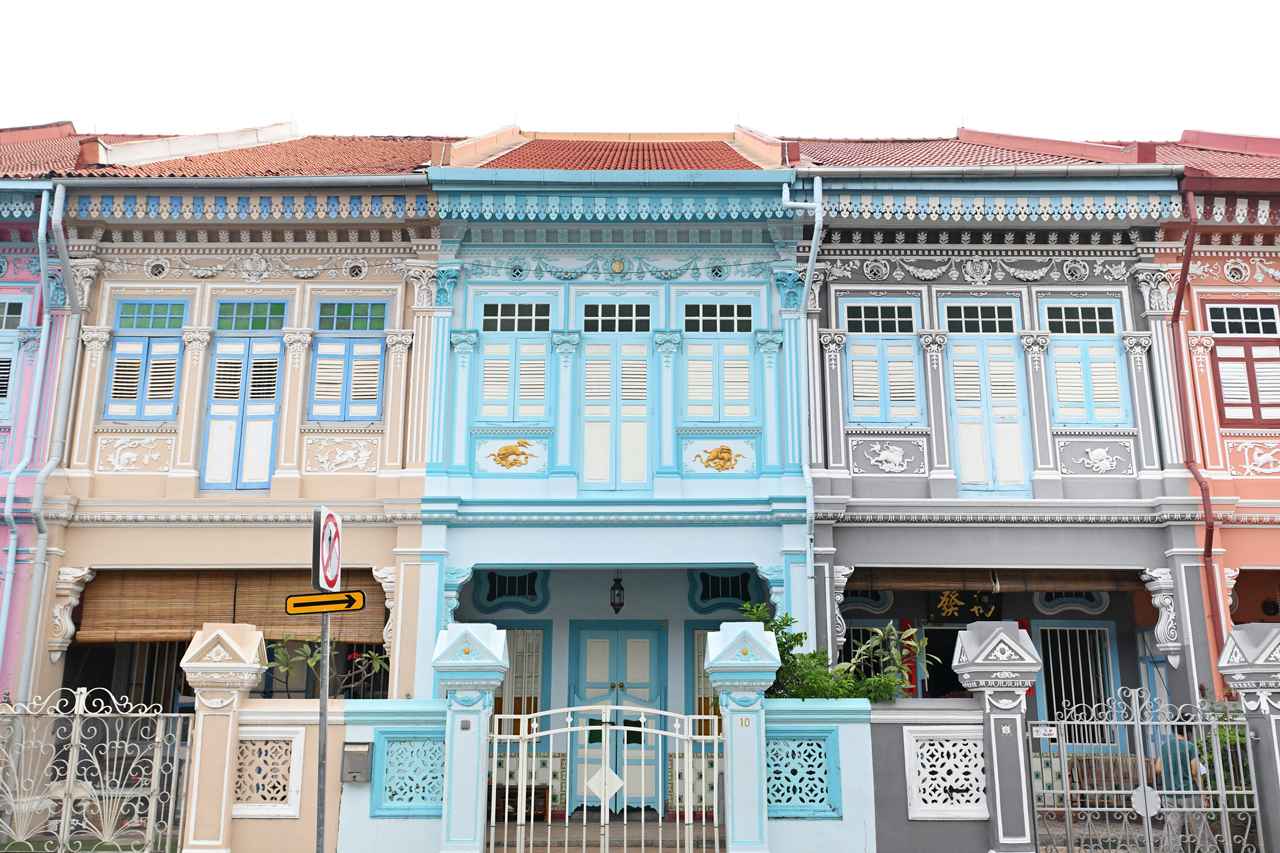 画像: 街角にはプラナカン様式の歴史的建造物が大切に受け継がれ、多くの旅行者を魅了しています