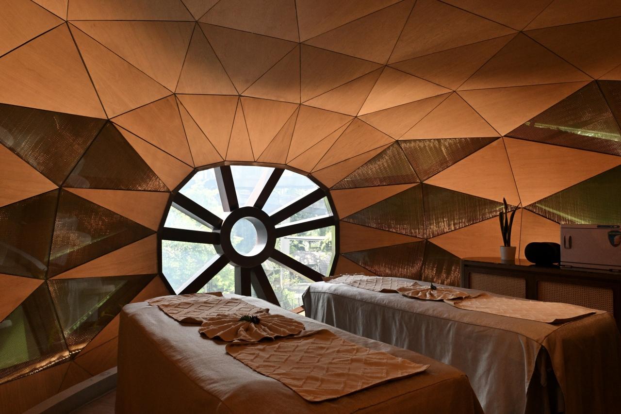 画像: 世界各国のバンヤンツリーで高く評価されているスパトリートメント。もちろんシンガポールに誕生した最新リゾートでも、その贅沢な施術を堪能できます