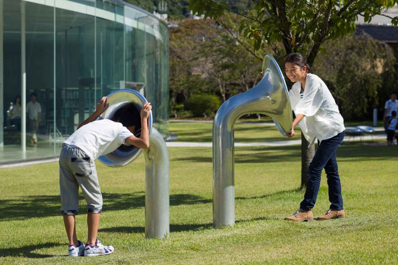 画像: フロリアン・クラール《アリーナのためのクランクフェルト・ナンバー3》2004 金沢21世紀美術館蔵、撮影：渡邉修、写真提供：金沢21世紀美術館