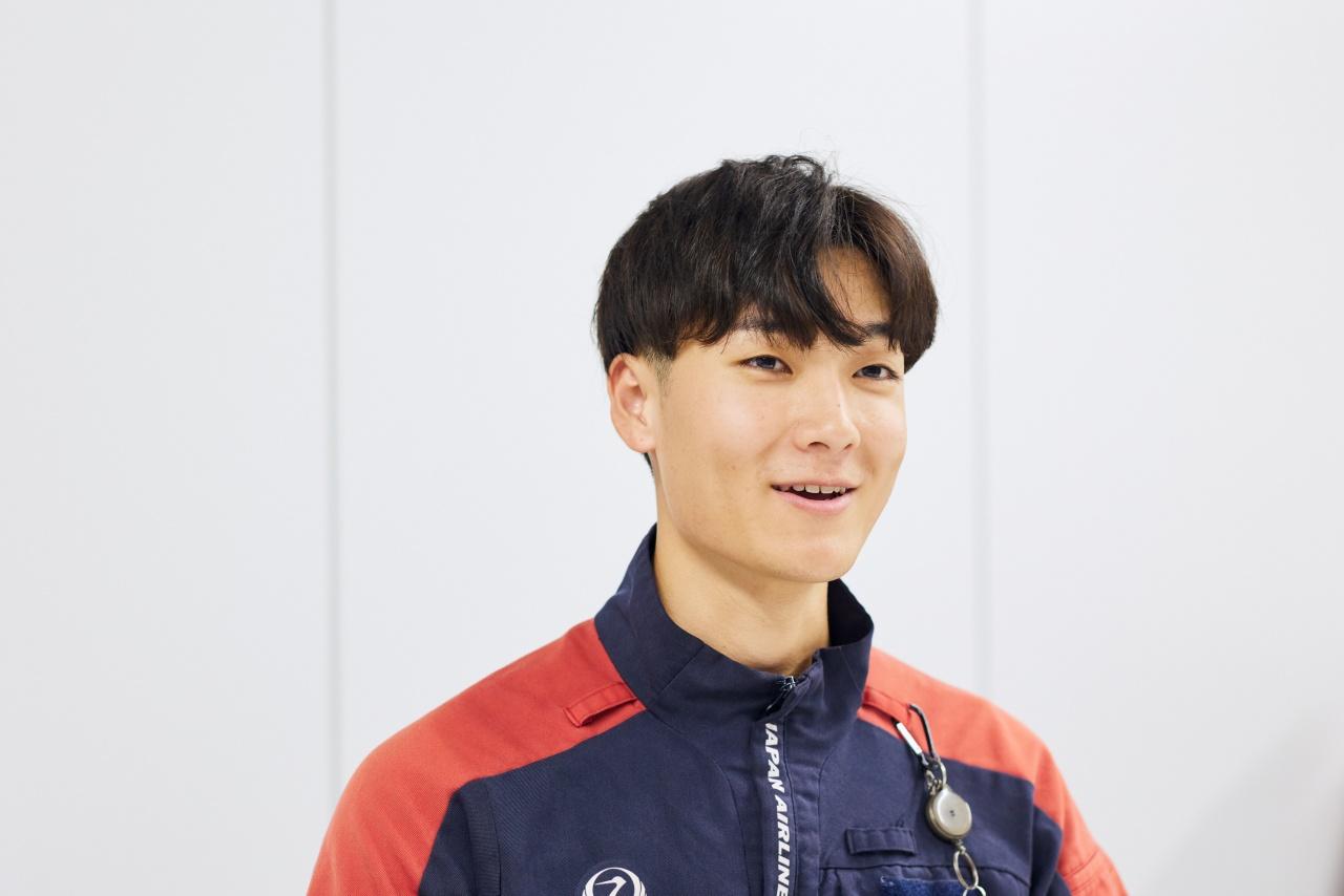 画像1: グランドハンドリングスタッフ・近藤さんのお仕事必需品