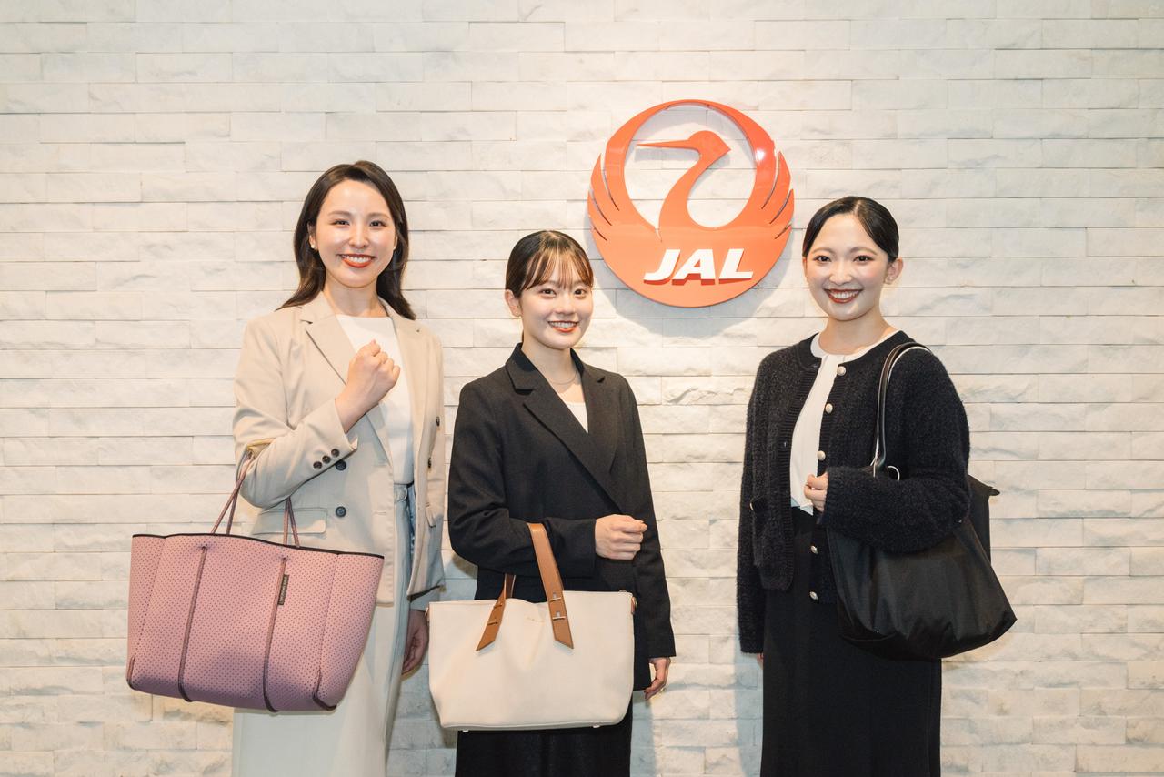 画像: オフィスカジュアル、何着る? JAL客室乗務員のリアル通勤服