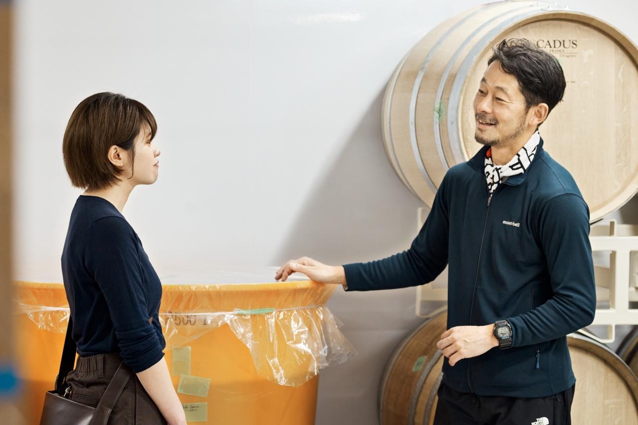 画像: 醸造場の様子を見学させていただきました。「Agri-Coeur」では、時期によっては醸造のお手伝いも可能とのこと