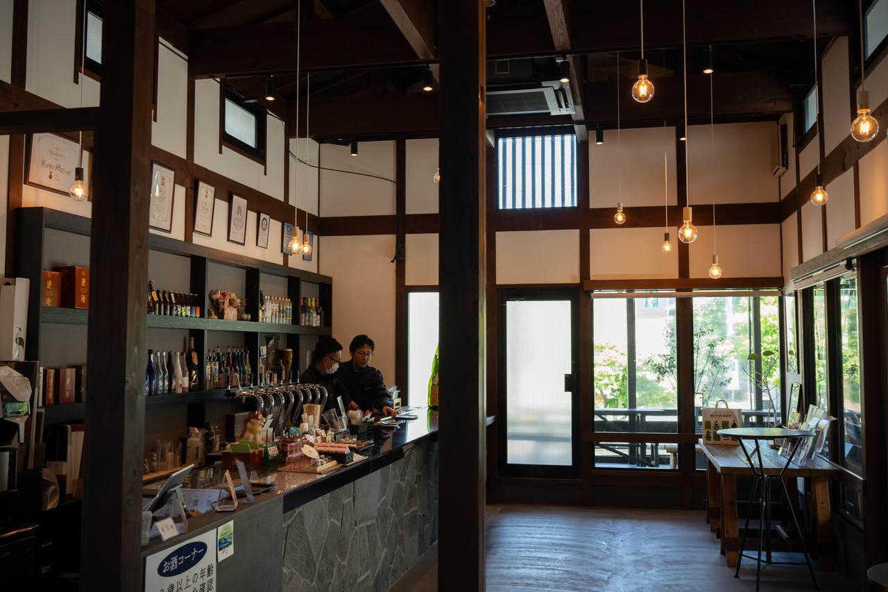 画像2: 【ビール】湯上がりの至福!地元酒蔵のご当地クラフトビール「道後一会」