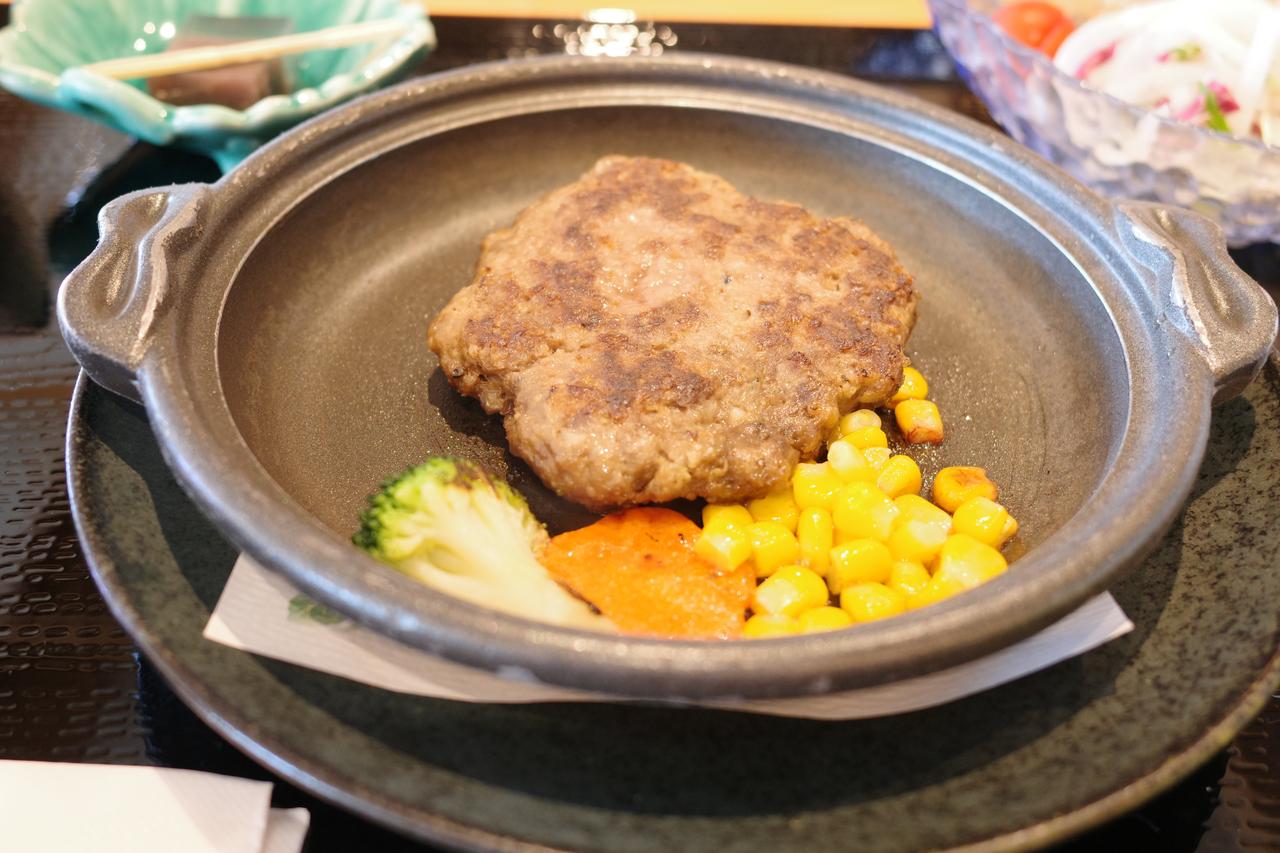 画像5: 3,000円以内で太平洋の絶景と熊野牛ハンバーグを味わえる特等席「いけす円座」