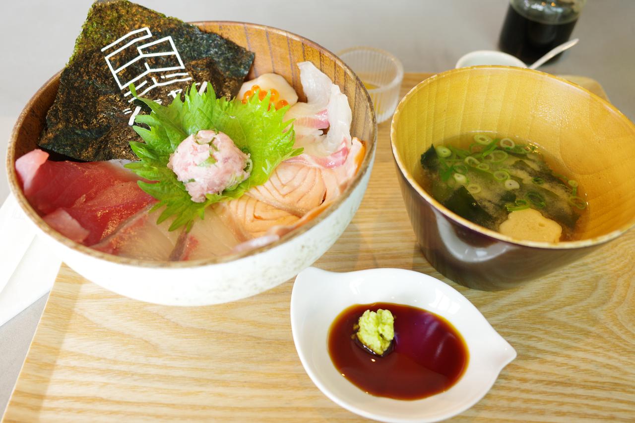 画像3: メニューは1択!タイパも味も妥協しない本気の海鮮丼「シラセン食堂」