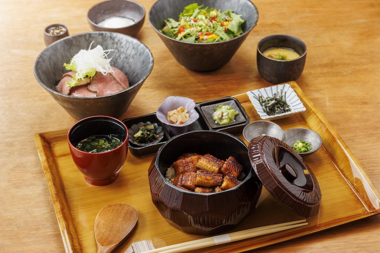 画像: 朝からうなぎも。選べる丼でエネルギーをチャージ
