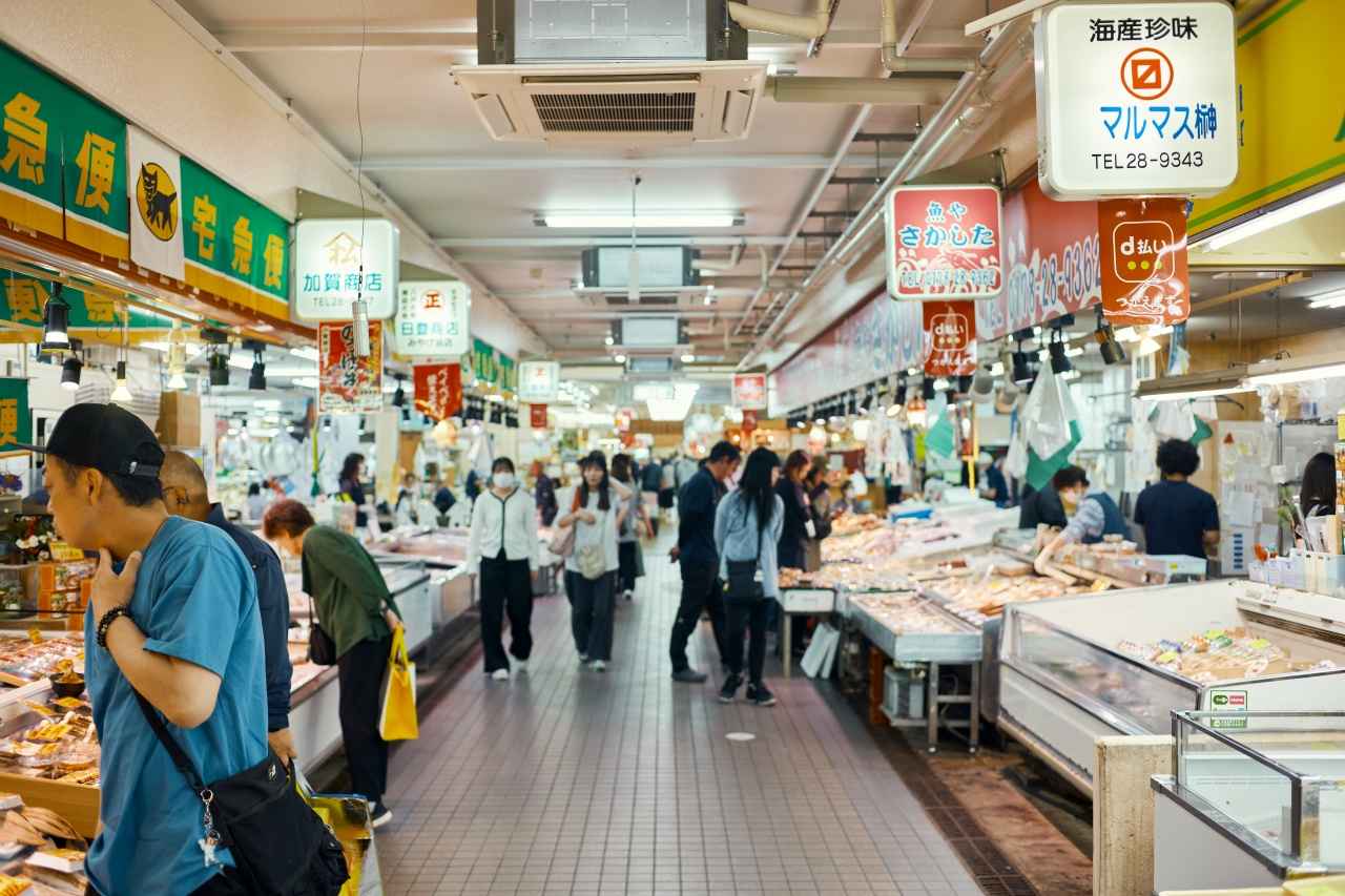 画像2: 八食センター|市場を気ままに巡り、自分好みのグルメと珍しい味覚を味わう