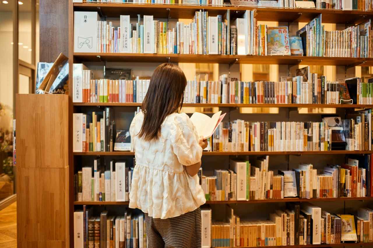 画像5: 八戸ブックセンター|旅先で、今の自分にぴったりな一冊に出合う