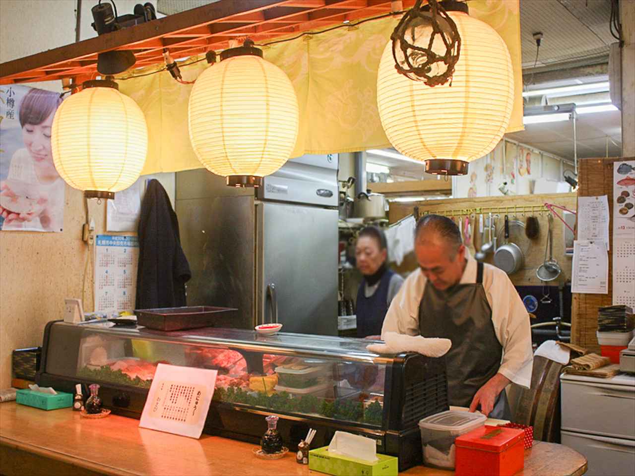 画像1: 市場の中で出合う、鮮度抜群の隠れた名店「寿し処 わさび」