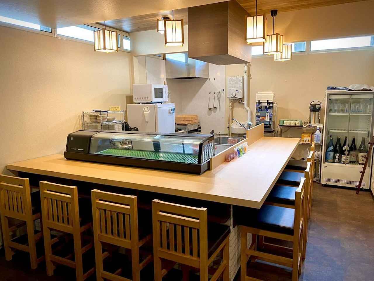 画像2: 屋台村でひと味違う一貫に出合う「鮨処 まえだ」