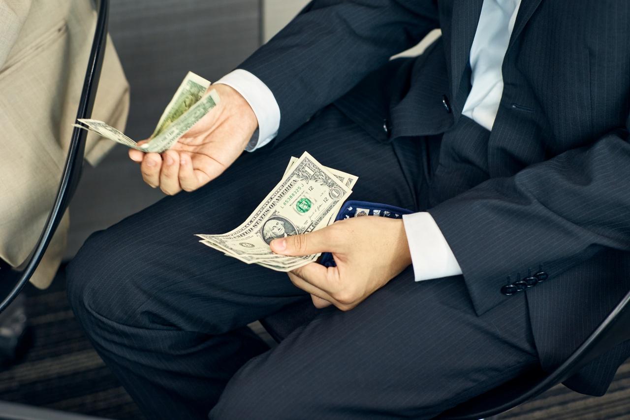 画像: 旅先で持つ「最低限の現金」はいくら?