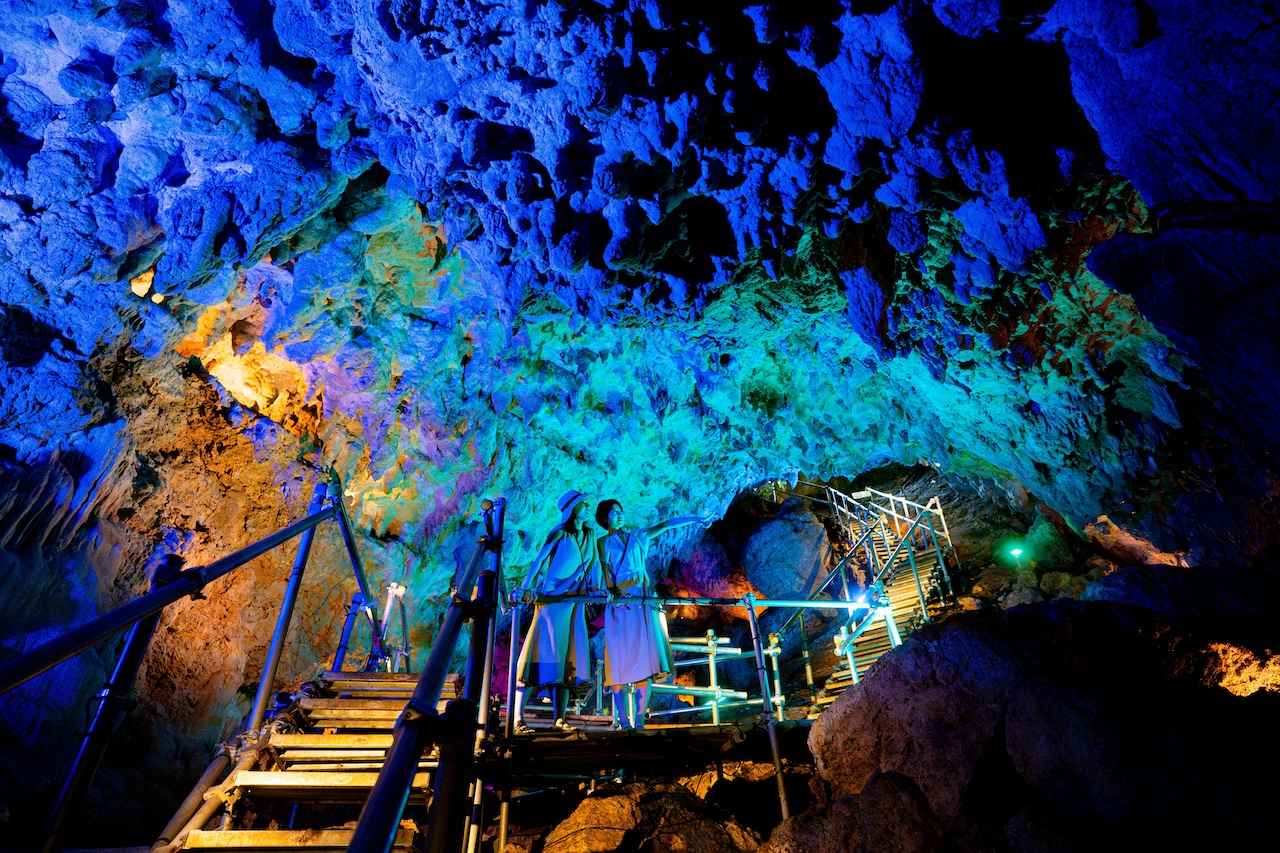 画像1: 【沖縄】夏こそ訪れたい!快適な地底のワンダーランド「CAVE OKINAWA」