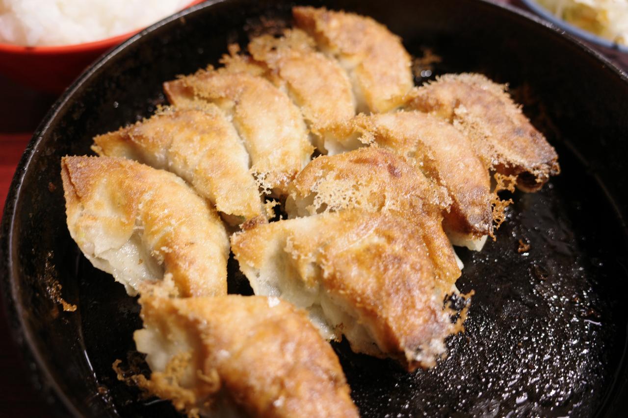 画像5: カリッ、ジュワッ、熱々!1,000円台で大満足な「小倉鉄なべ 本店」のソウルフード
