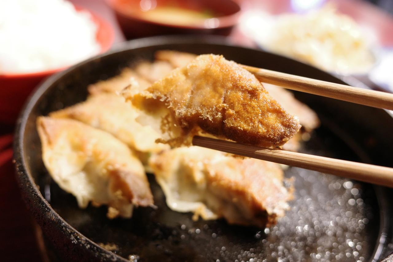 画像6: カリッ、ジュワッ、熱々!1,000円台で大満足な「小倉鉄なべ 本店」のソウルフード