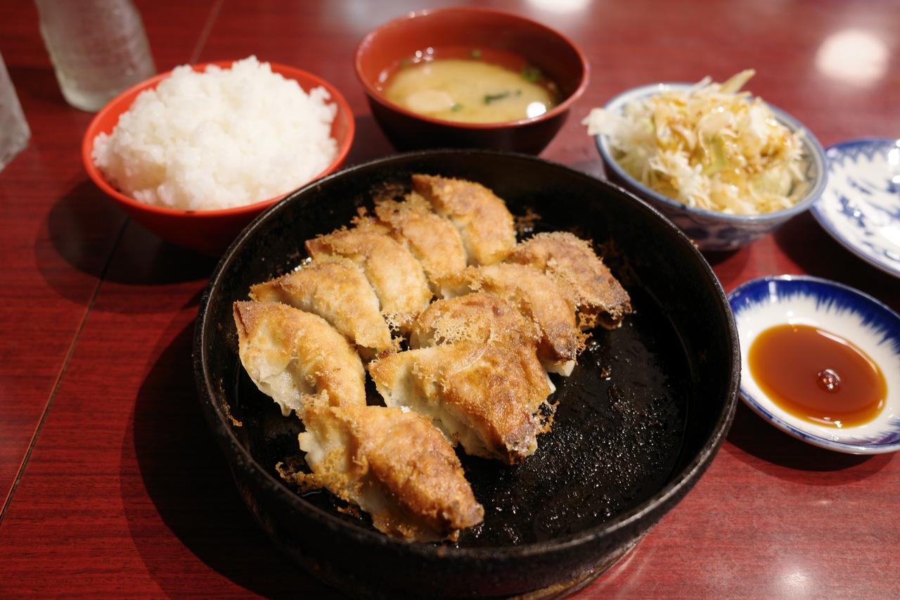 画像4: カリッ、ジュワッ、熱々!1,000円台で大満足な「小倉鉄なべ 本店」のソウルフード